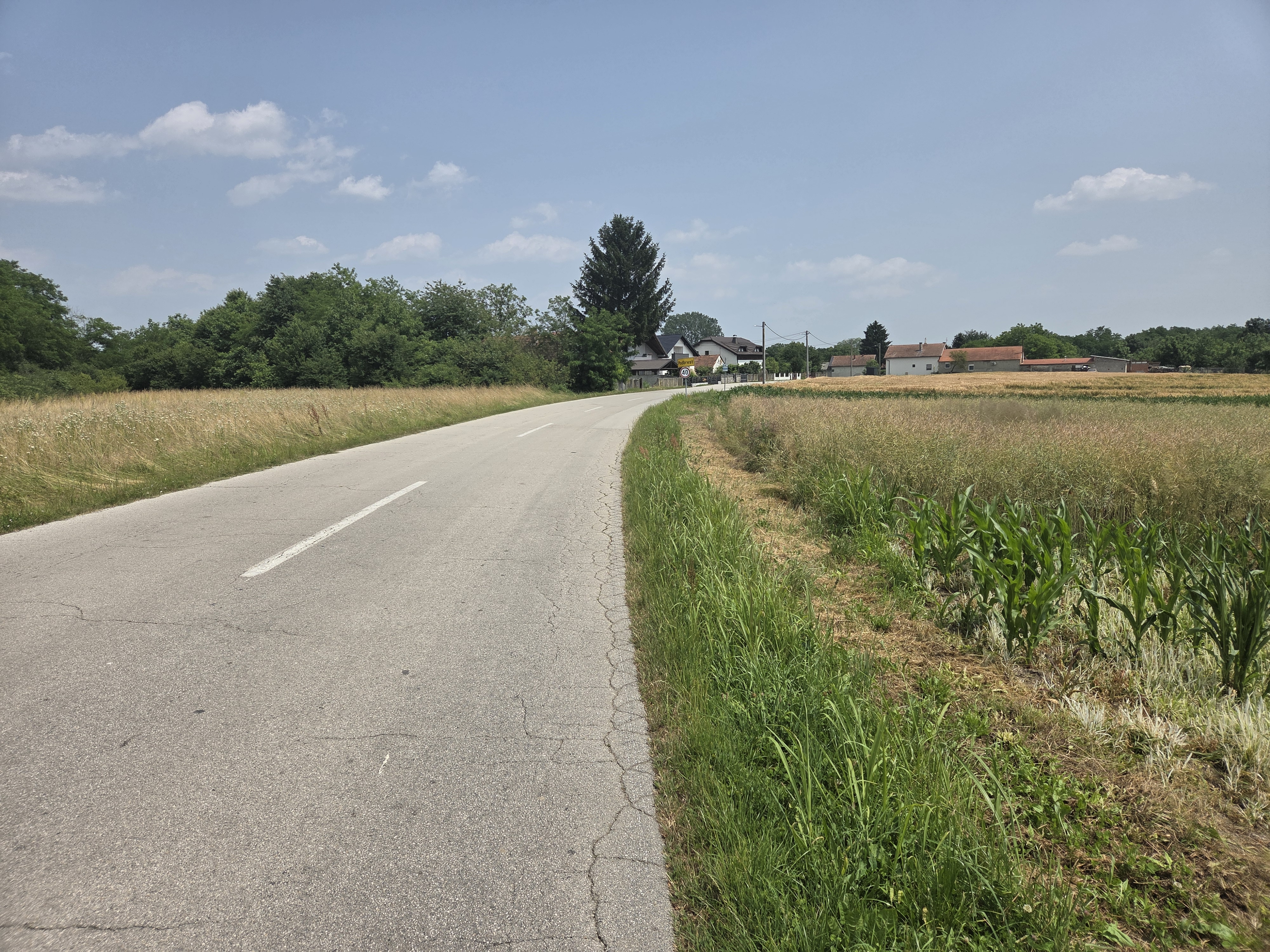 Izgradnja biciklističke trake između Orehovice i Podbresta uz LC 20037